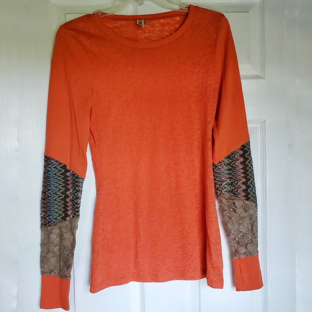 Buckle Orange Long Sleeve Tee with Patterned and Lace Sleeve Panels